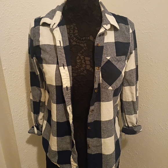 Thread & Supply Navy and White Plaid Short Sleeve Top - Picture 5 of 5